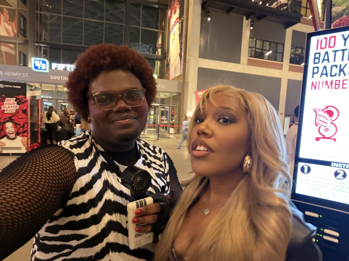 imaginegro's tweet photo. Two angels reunite @106andstevie https://t.co/0jJwnMiqbV