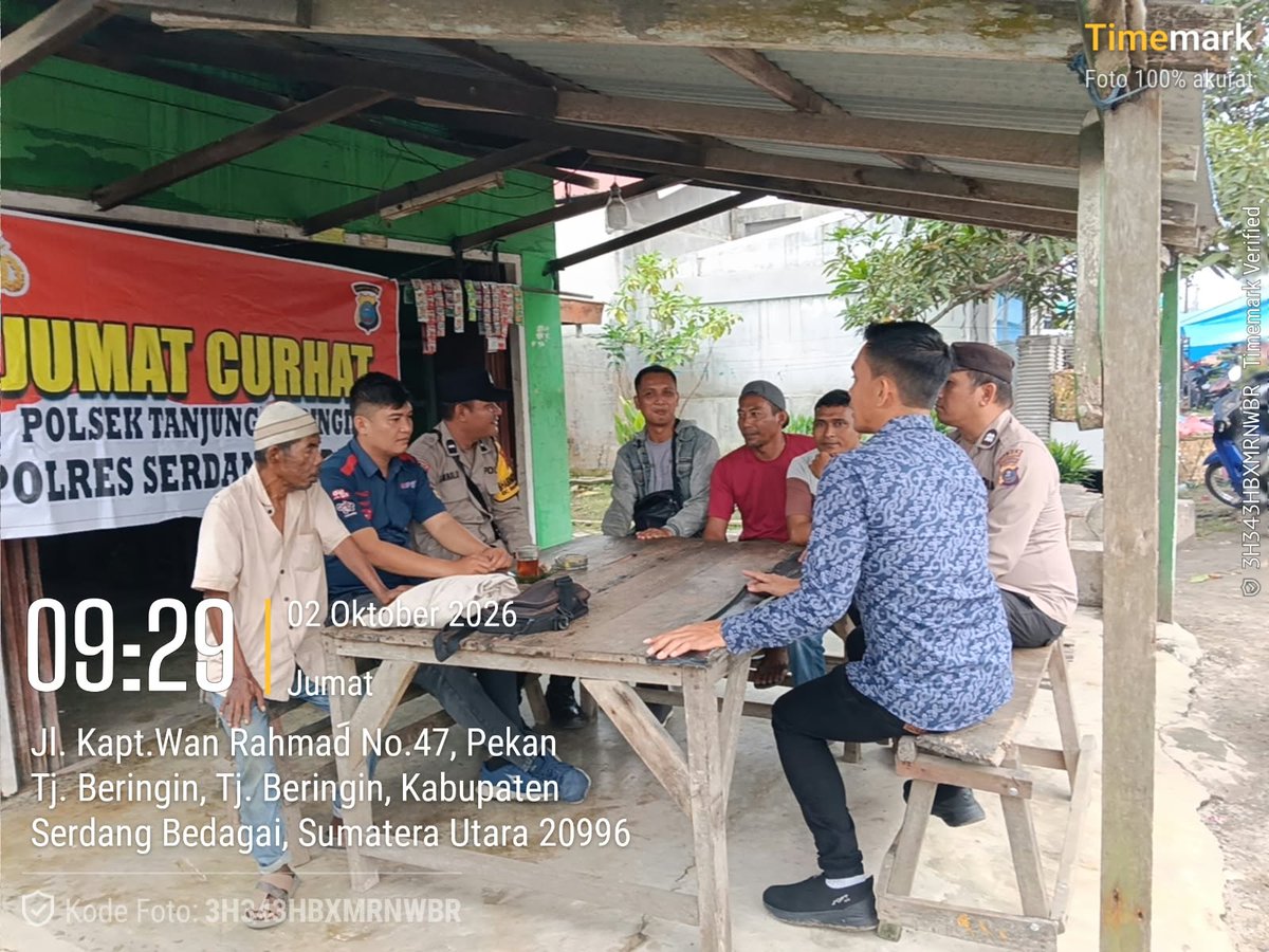 TanjungHumas's tweet photo. Personil Polsek Tanjung Beringin dan masyarakat Desa pekan Tanjung Beringin melaksanakan giat Jumat Curhat di Warung Kopi Bapak Fahrul Desa Tebing tinggi Dusun II Kecamatan Tanjung Beringin Kabupaten Serdang Bedagai. https://t.co/z8oPO1f5jf