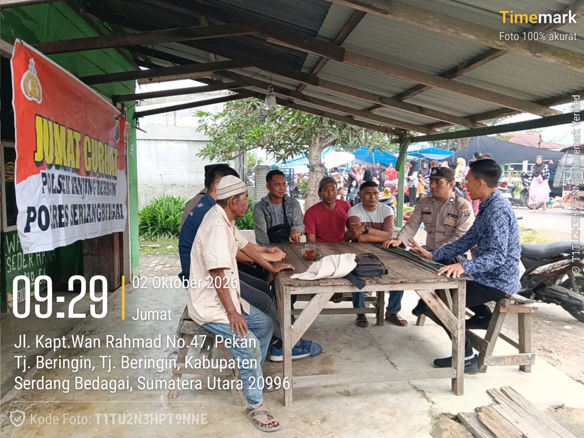 TanjungHumas's tweet photo. Personil Polsek Tanjung Beringin dan masyarakat Desa pekan Tanjung Beringin melaksanakan giat Jumat Curhat di Warung Kopi Bapak Fahrul Desa Tebing tinggi Dusun II Kecamatan Tanjung Beringin Kabupaten Serdang Bedagai. https://t.co/z8oPO1f5jf