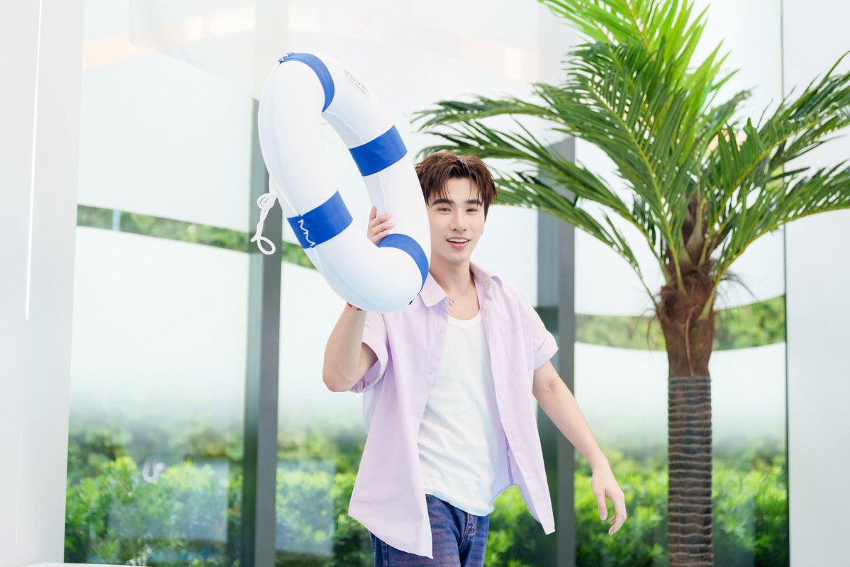Hello98_th's tweet photo. หล่อเต็มสปีด เพิร์ธ ธนพนธ์ เสิร์ฟโมเมนต์ใกล้ชิดเดวิลจิ๋ว สร้างสีสันในงาน M.O.V.E. to MEET PERTH
🔗 https://t.co/61rosJznm7

TheMOVEbyHondaxPERTH #TheMOVEbyHonda #PerthTanapon #HondaMotorcycleThailand #ThaiHonda #รถจักรยานยนต์ฮอนด้า https://t.co/jj55GchYMc