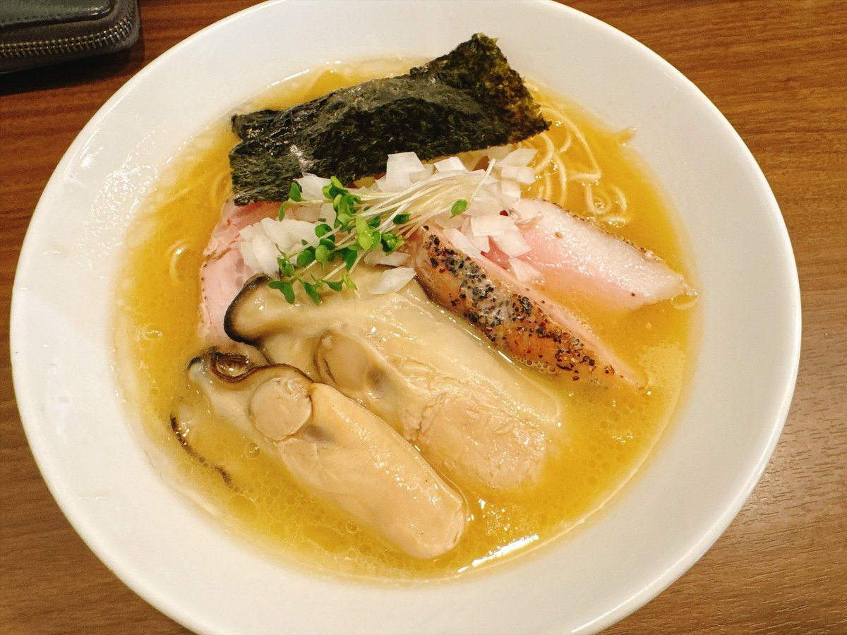 turi_baka's tweet photo. 謝浸蕎麦店 限定飲む牡蠣白湯そば https://t.co/Akl18kgSSR