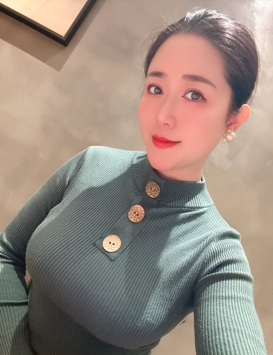 kim52te6's tweet photo. 放假了，37岁的姨姨放飞自我～

有人要锐评我福吗（穴脸同框哦🥰🥰）

Luo照  实况！！不要🚪看了别说黑就行！！特别不要乱传 https://t.co/LOPFaPcCNr