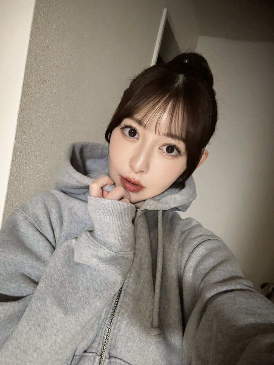 ddn_ko103's tweet photo. 今日は20時から配信するよ~！
昨日のだんご🤭🍡 https://t.co/awaxJlDW1J
