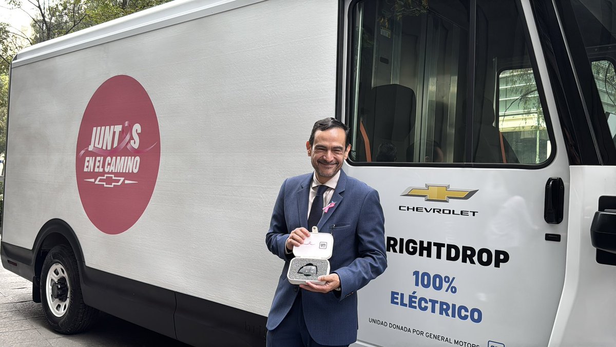 AutosyMas's tweet photo. Así también, @GeneralMotorsMx llevó a cabo la entrega de 2 unidades eléctricas #Brightdrop para apoyar las actividades del Instituto Nacional de Cancerología y el Instituto Nacional de Salúd Pública. 
#viral #salud #octubre https://t.co/Vqka6J0NBH