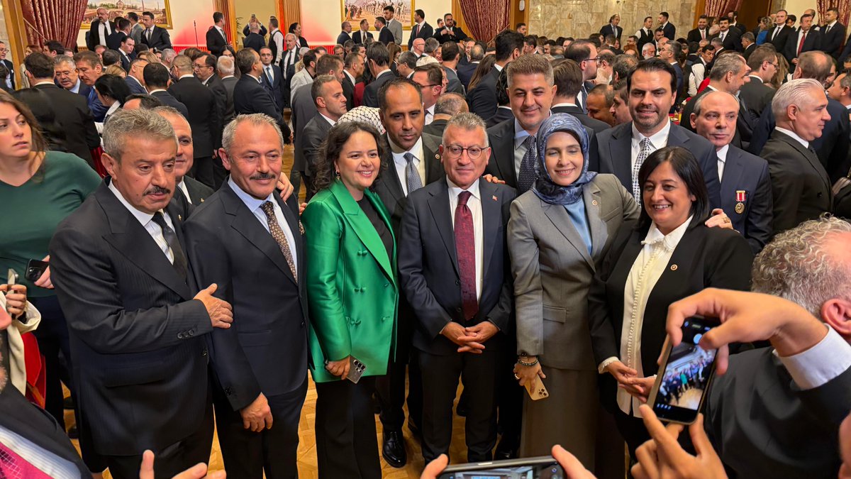 TatarArslan's tweet photo. Türkiye Büyük Millet Meclisimizin 28. Dönem 5. Yasama Yılı’nın açılışı vesilesiyle, TBMM Başkanımız Sayın @NumanKurtulmus’un ev sahipliğinde Meclis’te düzenlenen resepsiyona katıldık.

Yeni yasama yılının ülkemiz ve milletimiz için hayırlı olmasını diliyorum. https://t.co/bY9WBAzzJw
