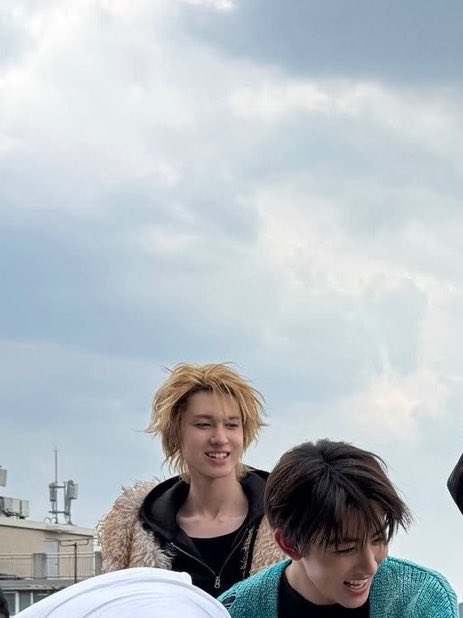 imboutoTNT's tweet photo. messy hair martin will always hit diff https://t.co/X5SHMTEQhW