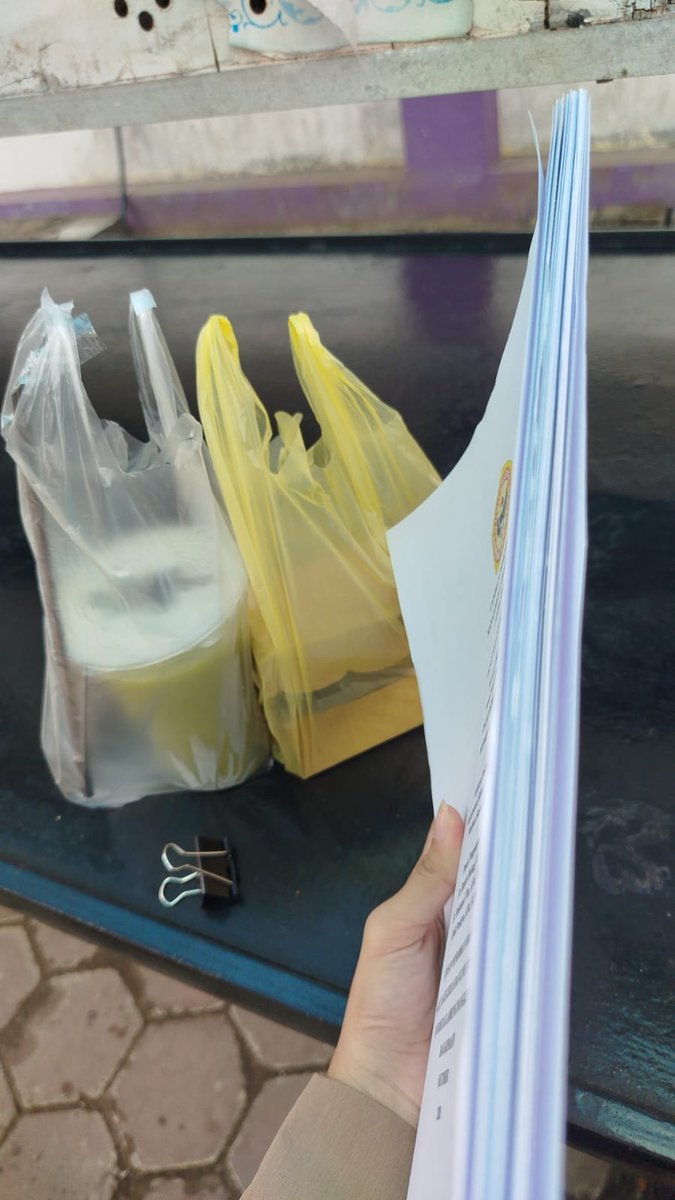 charloovv's tweet photo. baru selesai laprak, udah praktikum lagi... https://t.co/QJH0c4xQei