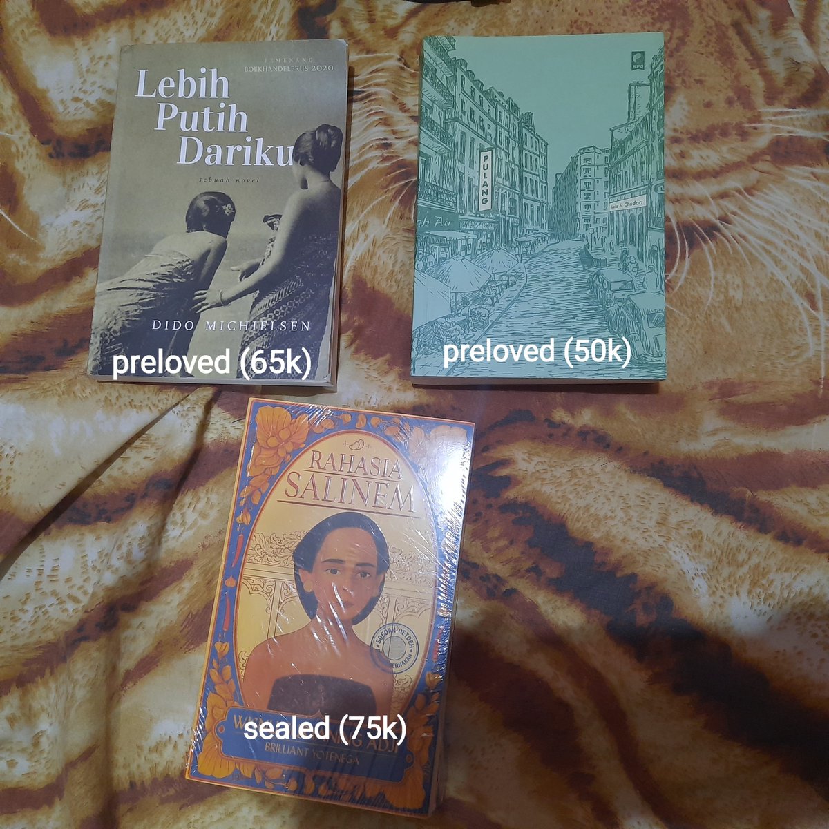 tteman1s's tweet photo. WTS NOVEL
1. Pulang by Tere Liye
2. Hello by Tere Liye
3. Perempuan dalam Cengkraman Militer pram
4. Lusi Lindri (NEW SEALED)
5. Dari Dalam Kubur
6. Funiculi Funicula
7. Perempuan di Titik Nol
8. Lebih Putih Dariku
9. Nyi Sadikem (NEW SEALED)

price in pic yaa https://t.co/JiZpA7Vcvi