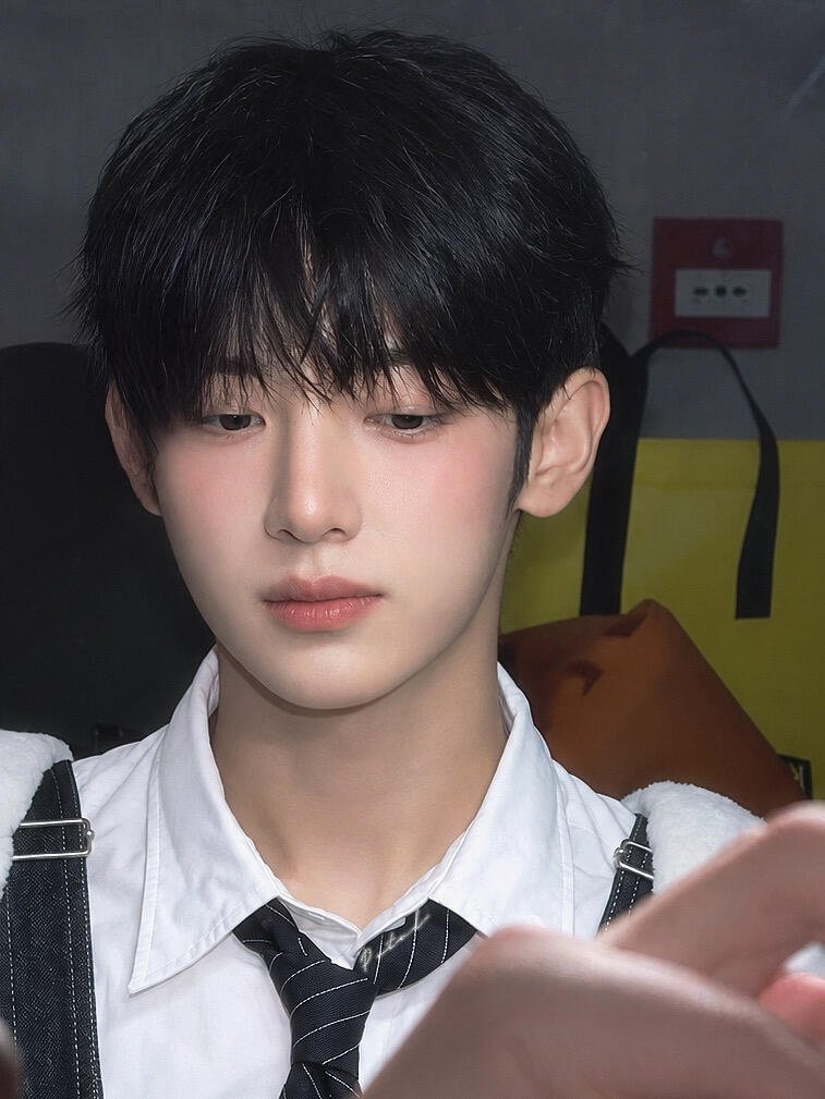 siuology's tweet photo. Ini kamu beneran umurnya 25 cantikkkk?

PARK SIWOO IN PARIS
#PARKSIWOO
#PARKSIWOOxPFWSS27 https://t.co/MFfYYFnsq0