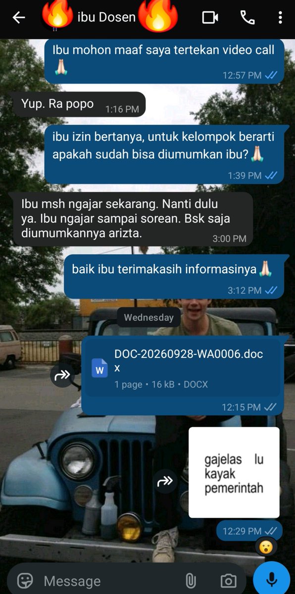 rizzrizzt's tweet photo. DEMI APAPUN ANJING BANGET SIALAN MONYET SUMPAH, oke jadi kemaren itu gw emg pure kepencet vc sama beliau tapi yaudah itu gpp karena gw udh minta maaf terus jg udh direspons sama beliau kyk gitu, posisinya jg gw lgi chattan sama beliau https://t.co/6XoXkEe1pV