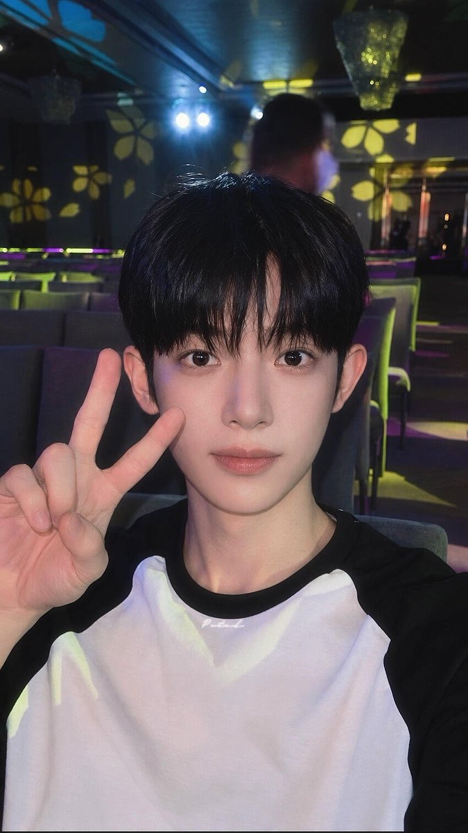 siuology's tweet photo. Ini kamu beneran umurnya 25 cantikkkk?

PARK SIWOO IN PARIS
#PARKSIWOO
#PARKSIWOOxPFWSS27 https://t.co/MFfYYFnsq0