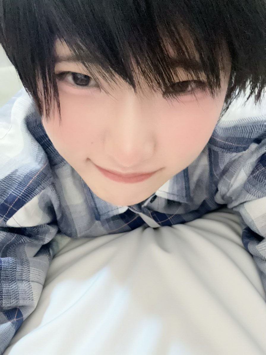 usausa_noir's tweet photo. @u9e2km 日本橋の男装コンカフェです！昨日初お給仕の新人です！ぜひ僕に会いに来てください！ https://t.co/GzowE0SZyb