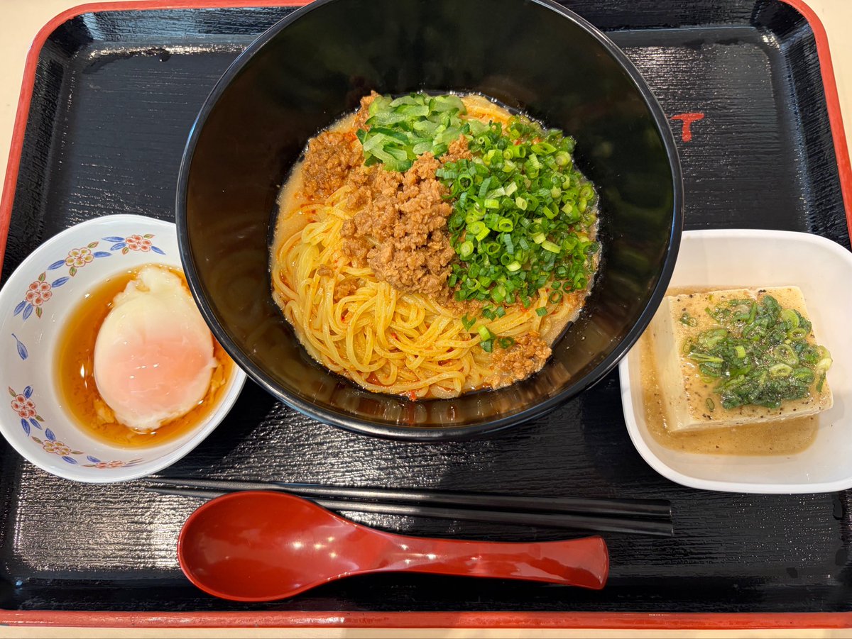 1010tyt's tweet photo. tmpメンツとご飯！
担々麺！ https://t.co/A7LBYR9JSe