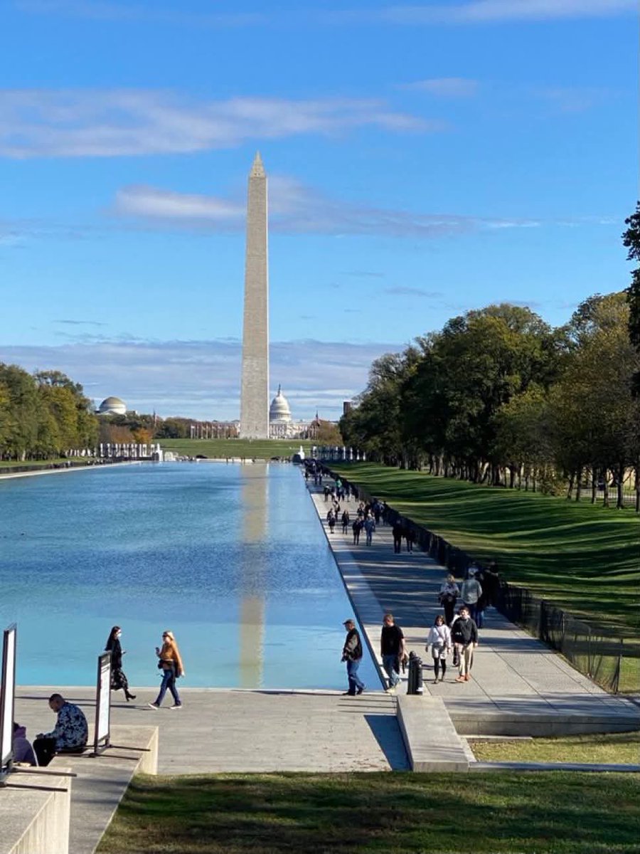 Martinsuz's tweet photo. Remembering the reflection pool when Joe Biden was President. Those were the days. https://t.co/HTFtVotMu2