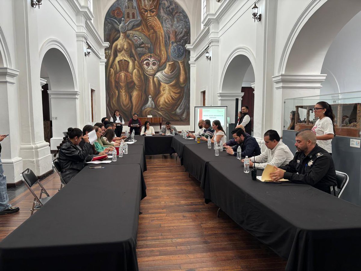 Cocoortiz2001's tweet photo. Llevamos a cabo la Junta de COMUCAT
Se presentó información sobre los avances, entre ellos las estadísticas y el trabajo realizado en escuelas.

Seguimos sumando esfuerzos para fortalecer las acciones de prevención y atención, especialmente entre nuestras niñas, niños y jóvenes. https://t.co/8QTwBr1Xsj
