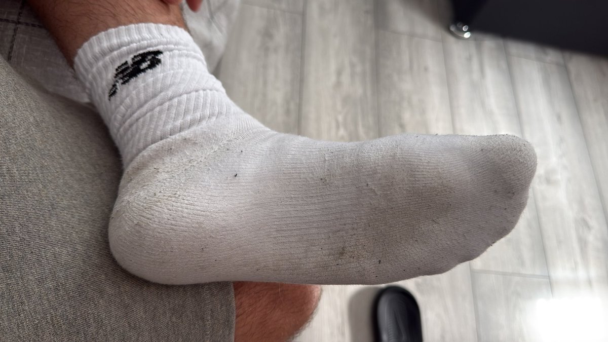 TheBritishApex's tweet photo. Breathe deep breaths .. this is all a dream. 

Send me your money little bitch. #cashmaster #findomdrains https://t.co/fvDNSWBkas