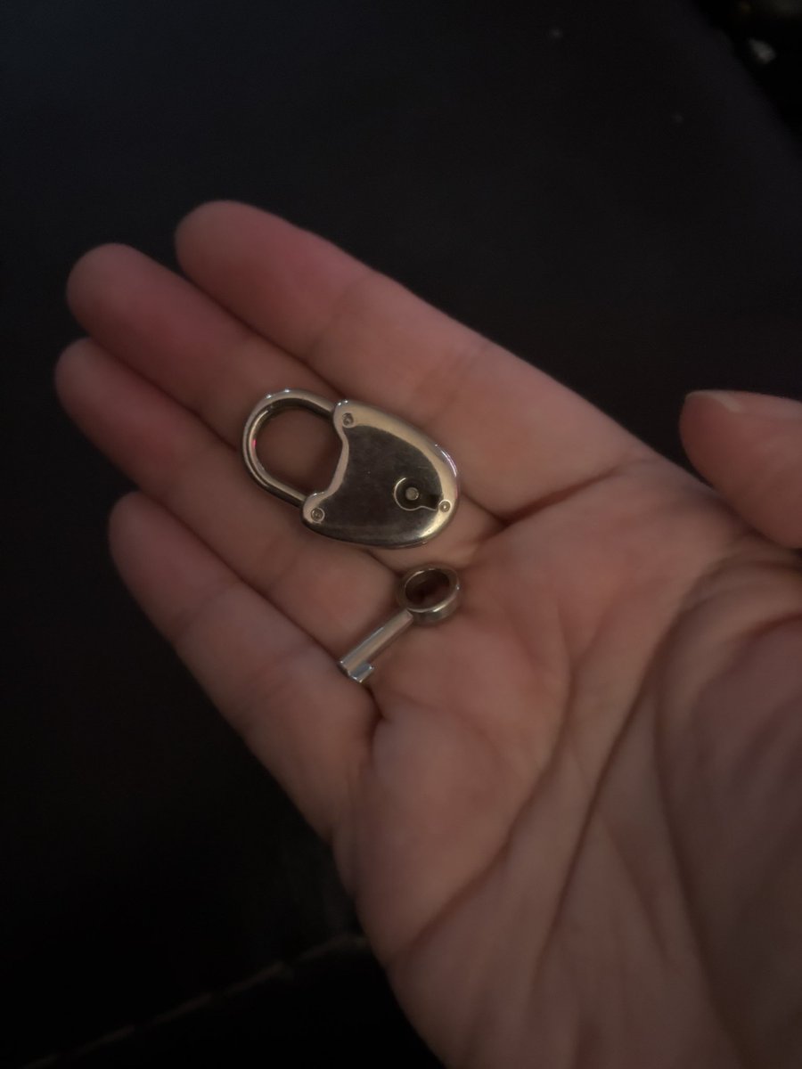 MayhemStudio's tweet photo. Welcome to Locktober!
#Locktober #chastity https://t.co/XauWU8MZtF