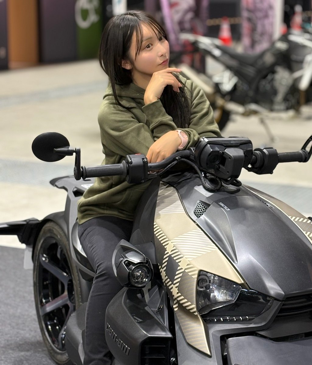 n_eitasan's tweet photo. 2026.04.11
名古屋モーターサイクルショー
can-amブース
#Shiori(@colorful_727 )さん
ご対応ありがとうございま��た😊
#2022RYKERSPORT
#CanAm3Wheel
#Spyder
#名古屋モーターサイクルショー https://t.co/ntQ59ujwnl