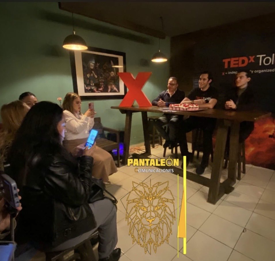 MarioGironNews's tweet photo. Mario Girón en la rueda de prensa de TEDxToluca ✨ https://t.co/vtwdJkDjYU