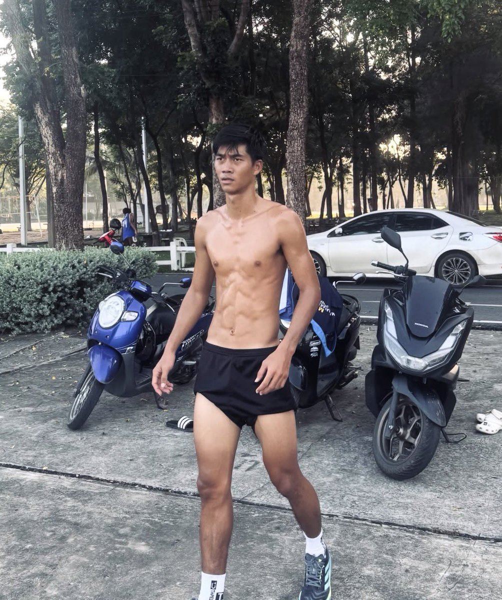 HigeeKu's tweet photo. นักบอล https://t.co/anbm8a5bKA