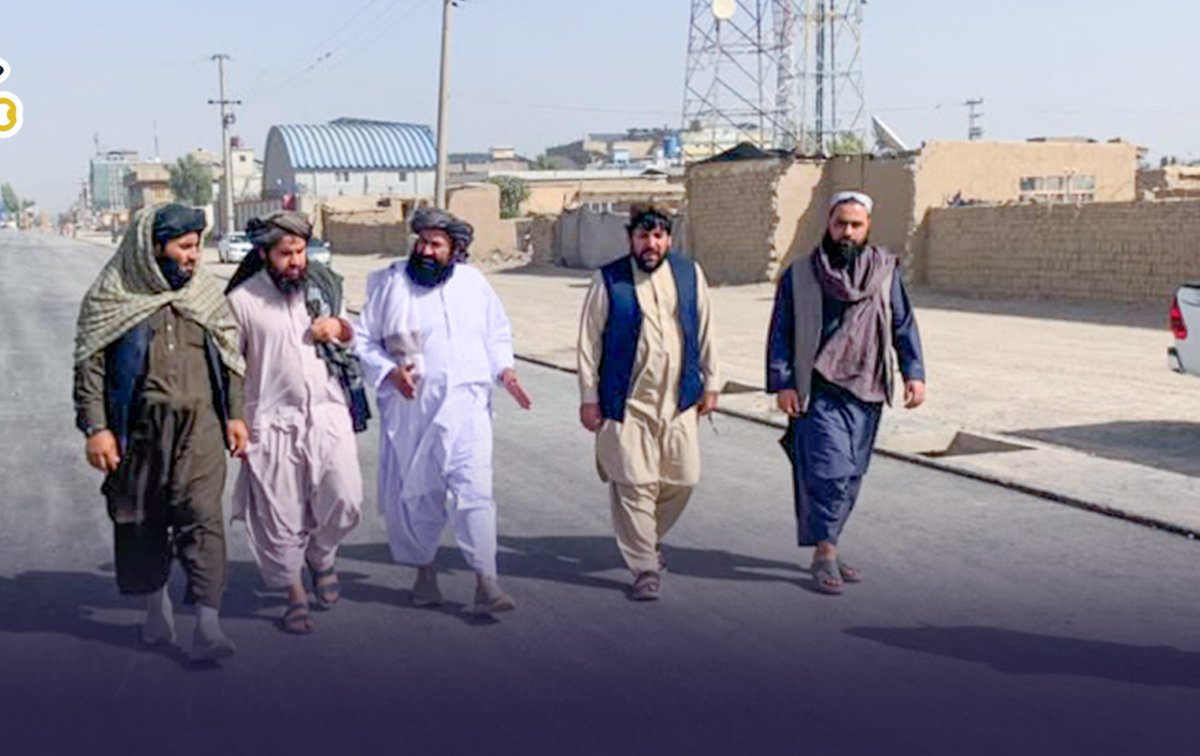 HafizUmari313's tweet photo. د کابل ښاروال مولوي عبدالرشید، د کندهار ښاروال په ملتیا، په کندهار ښار کې د سړک جوړونې د ٣ پروژو د پرمختګ څخه لیدنه وکړه. دا پروژې د کابل ښاروالۍ د ښاري زیربناوو ریاست لخوا په معیاري ډول ډیزاین شوي دي.

په دې پروژو کې د کپتان مدد څلور لارې څخه تر ډنډ څلور لارې پورې ۶۰ 
1\2 https://t.co/29k3ryQ2gT
