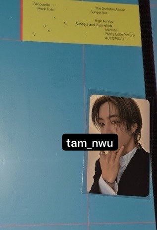 tam_nwu's tweet photo. สตรีมเพลง พี่มาร์ค ครบ 500k view ภายใน 2 อาทิตย์ สุ่มแจกอัลบั้มเต็ม 3 อัลบั้ม และรางวัลรอง การ์ดแท้ 3 ใบ รวม 6 รางวัล ช่วยกัน สตรีมเพลงใหม่กันค่ะ 
❤️ 1 รีทวิต  
❤️1 เมนชั่น และติดแท็ก

NIGHTLIGHT BY MARK TUAN FEAT. MILLI 
#NIGHTLIGHT_OUTNOW https://t.co/NXFOWarQ9J