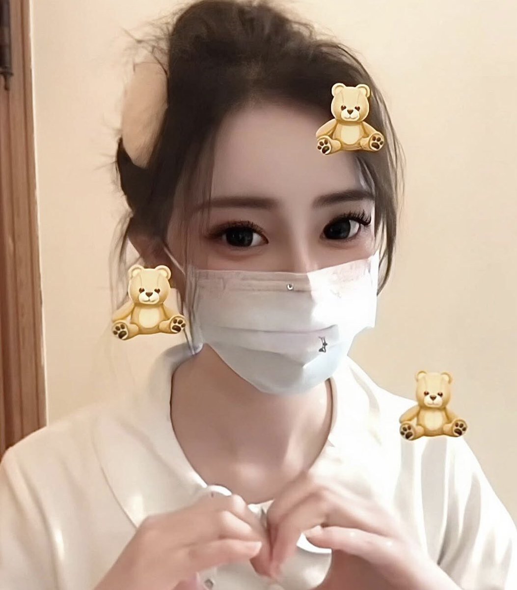 Yo80902's tweet photo. 嗨，陌生人 
雖然跟你不認識， 
但可以留一句「加油」給我嗎？ 
讓我還有力氣繼續撐下去。 
內耗憂鬱搞得我快崩潰了🙂 
護理師日常 https://t.co/nIo6Q0K9Nk