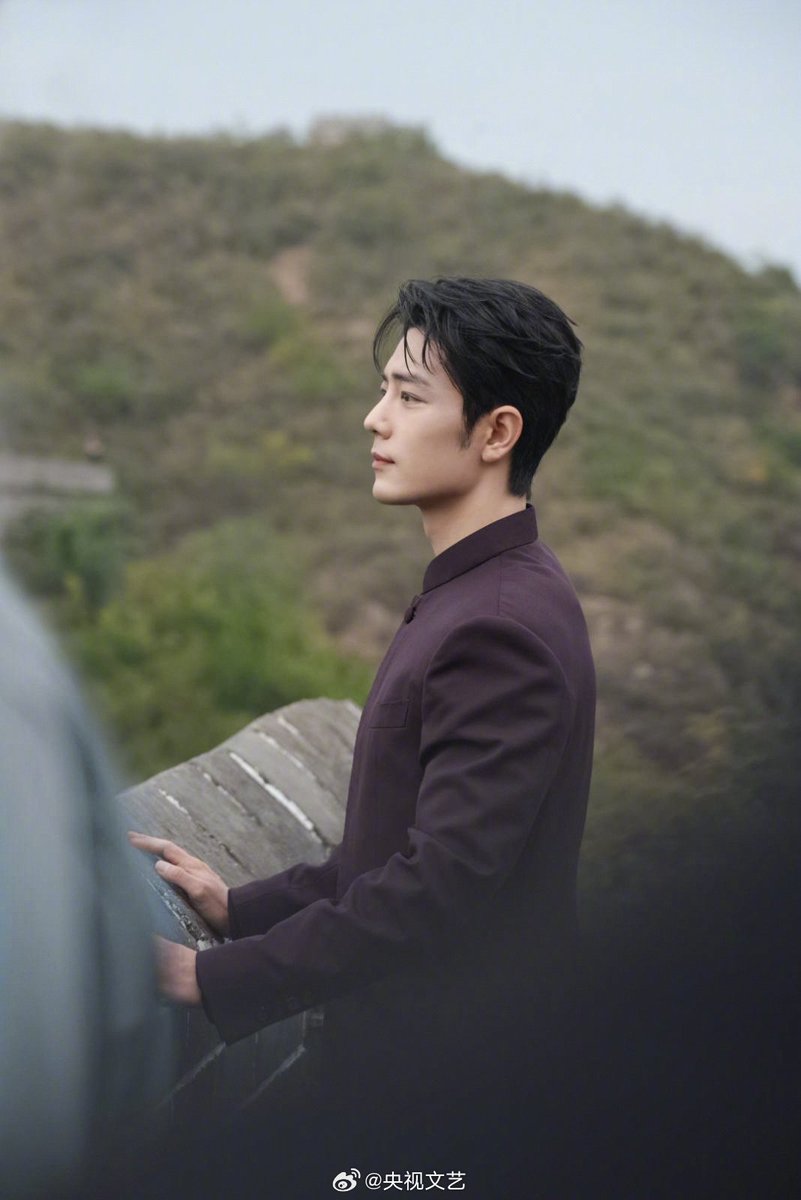 XiaoZhan_OFC's tweet photo. 【261002 Photo】

#XiaoZhan1005NewsPort
#XiaoZhan #肖战

CCTV Literature and Art Weibo Weibo updated:

High resolution photographs of Xiao Zhan performing "My Motherland and I" are here! https://t.co/cA8HqR8Zk1