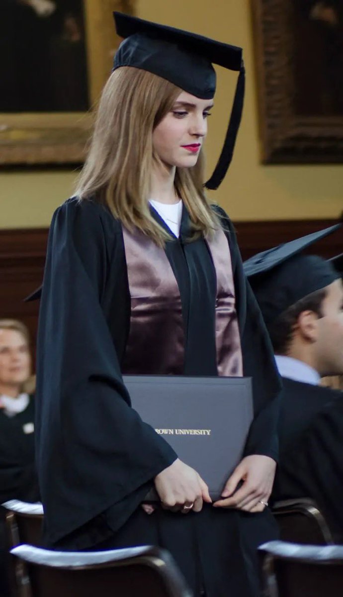 D_O_Tttt's tweet photo. Emma Watson once said that she had to be absent from university for a week because whenever she answered anything someone kept on saying three points for  Gryfindor. https://t.co/JDPu4edXCf