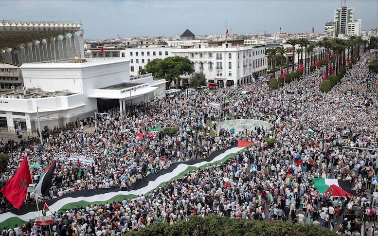 rafajt1's tweet photo. Marruecos: protestas masivas en 45 ciudades contra la ampliación de relaciones con Israel.

 https://t.co/BpxgyfPcGx https://t.co/gRlPU3FmcO
