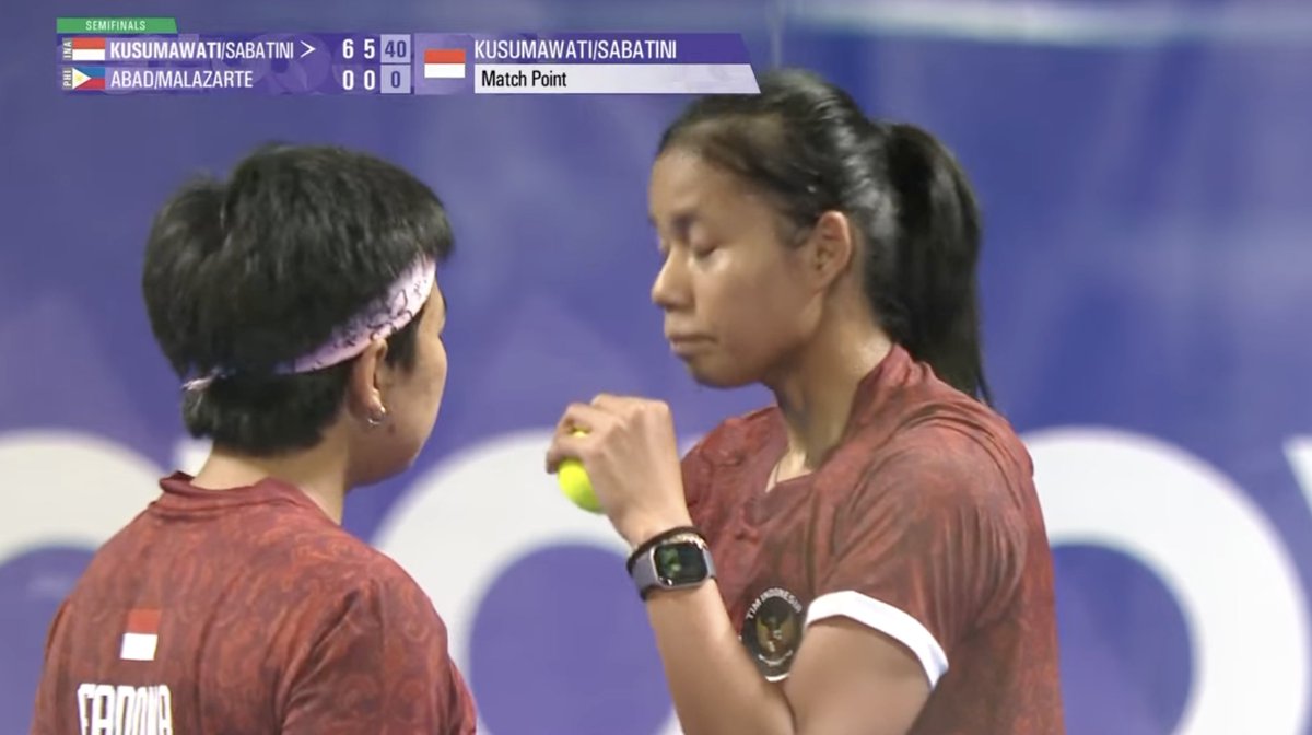 ainurohman's tweet photo. Fadona Kusumawati/Fitriani Sabatini lolos ke FINAL GANDA PUTRI PADEL!!!!! 

Penampilan yang sangat dahsyat dan sangat dominan. Menang 6-0, 6-0 di semifinal adalah catatan sangat impresif. 

Semoga terjadi All-Indonesian FINAL! https://t.co/O9Avltj54n