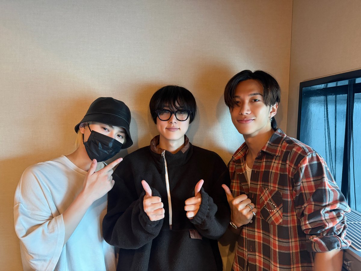 From_INI's tweet photo. ＼１時台ありがとうございました／
松田迅＆尾崎匠海＆池﨑理人

１時台のモテる人の結論は…
”愛嬌がある人”＆聞き上手の尾崎くん🤣
MJは寝る時に風邪ひかないように🤧

#フロイニ #INI #MINI 
https://t.co/LrDXkn0W88 https://t.co/fHzeMa3osL