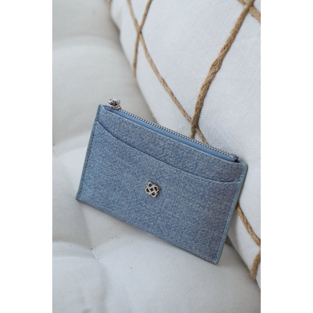 airrytaetae's tweet photo. PEROTA Poppy Card Holder มาพร้อมกล่อง กระเป๋าสตางค์ใบเล็กพกพาง่าย ใส่บัตรได้เยอะ ดีไซน์สวยหรูติดแกรมเว่อ
#กระเป๋าสตางค์ #กระเป๋า #perota #กระเป๋าใส่บัตร #ส่งต่อกระเป๋า 
พิกัด : https://t.co/3uYoCZs14g https://t.co/O9pvZJsXxI