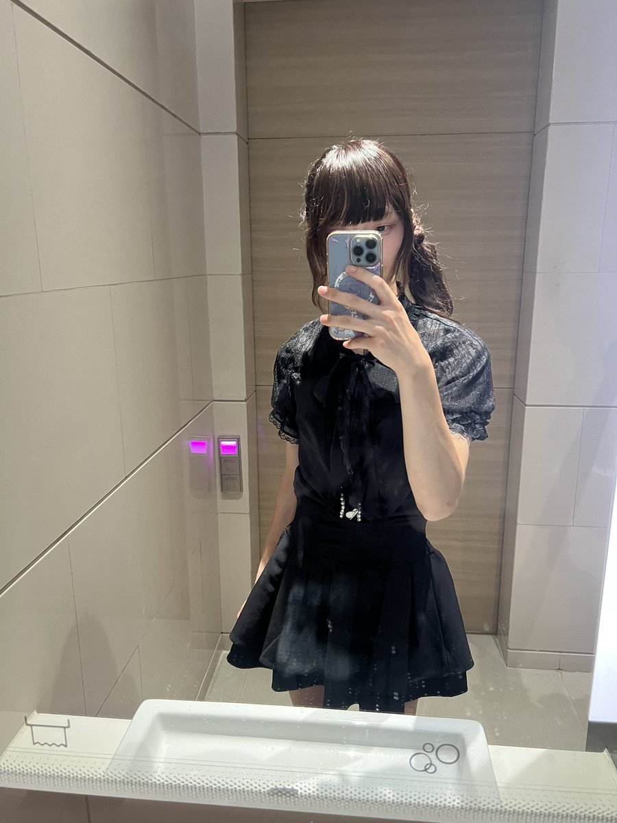 hakr052's tweet photo. 和朋友逛商场，如果去🚹男厕的话会吓到周围的人啊，我还是去无障碍卫生间吧🥹
#おとこのこ #cd  #男娘 https://t.co/9NLq7RSVRY