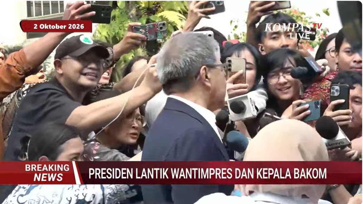 ejaaipongg's tweet photo. BREAKING NEWS !!!

GOONGGGGGGG 

ROCKY GERUNG SIAP DILANTIK HARI INI DI ISTANA OLEH PRABOWO https://t.co/bbUfNDjgJp