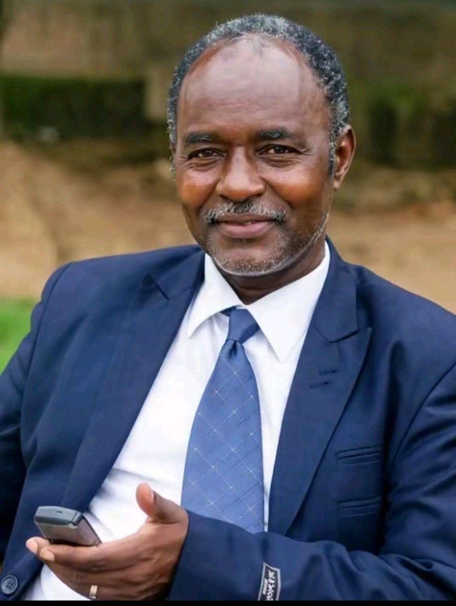 Iyyesa's tweet photo. The legend who shaped our lives through one bone marrow cane and wise man clause " Just sleep,poverty will wake you up!"
The legend David Did Wario, Lubu nuu jiraaaaad! https://t.co/gWHoBkg5sm