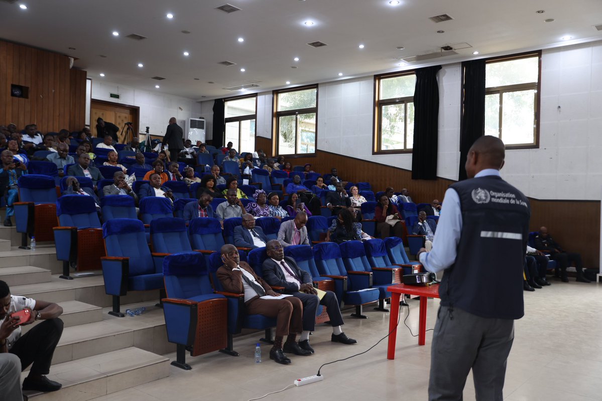 OMSCongo's tweet photo. Ce 1er octobre 2026 à #Brazzaville 🇨🇬, #UneSeuleSanté passe à l’action avec l’opérationnalisation de la plateforme départementale, en présence du Préfet.

Sous le leadership du @MSP_CG, l’@OMSCongo accompagne cette dynamique pour mieux prévenir et répondre aux menaces sanitaires. https://t.co/qw6EhNh5u9