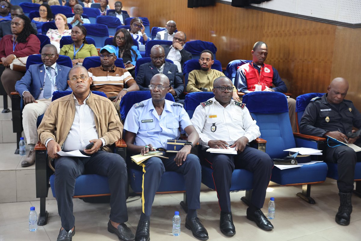 OMSCongo's tweet photo. Ce 1er octobre 2026 à #Brazzaville 🇨🇬, #UneSeuleSanté passe à l’action avec l’opérationnalisation de la plateforme départementale, en présence du Préfet.

Sous le leadership du @MSP_CG, l’@OMSCongo accompagne cette dynamique pour mieux prévenir et répondre aux menaces sanitaires. https://t.co/qw6EhNh5u9