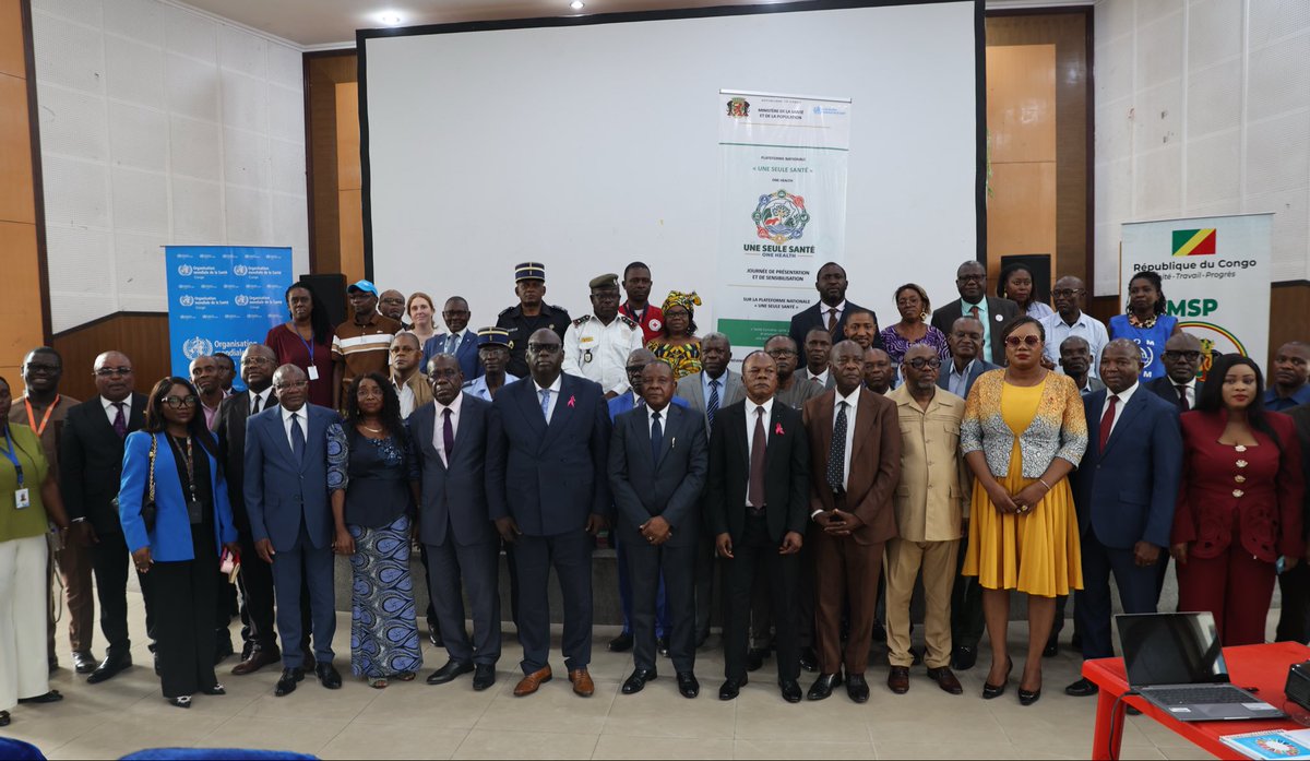 OMSCongo's tweet photo. Ce 1er octobre 2026 à #Brazzaville 🇨🇬, #UneSeuleSanté passe à l’action avec l’opérationnalisation de la plateforme départementale, en présence du Préfet.

Sous le leadership du @MSP_CG, l’@OMSCongo accompagne cette dynamique pour mieux prévenir et répondre aux menaces sanitaires. https://t.co/qw6EhNh5u9