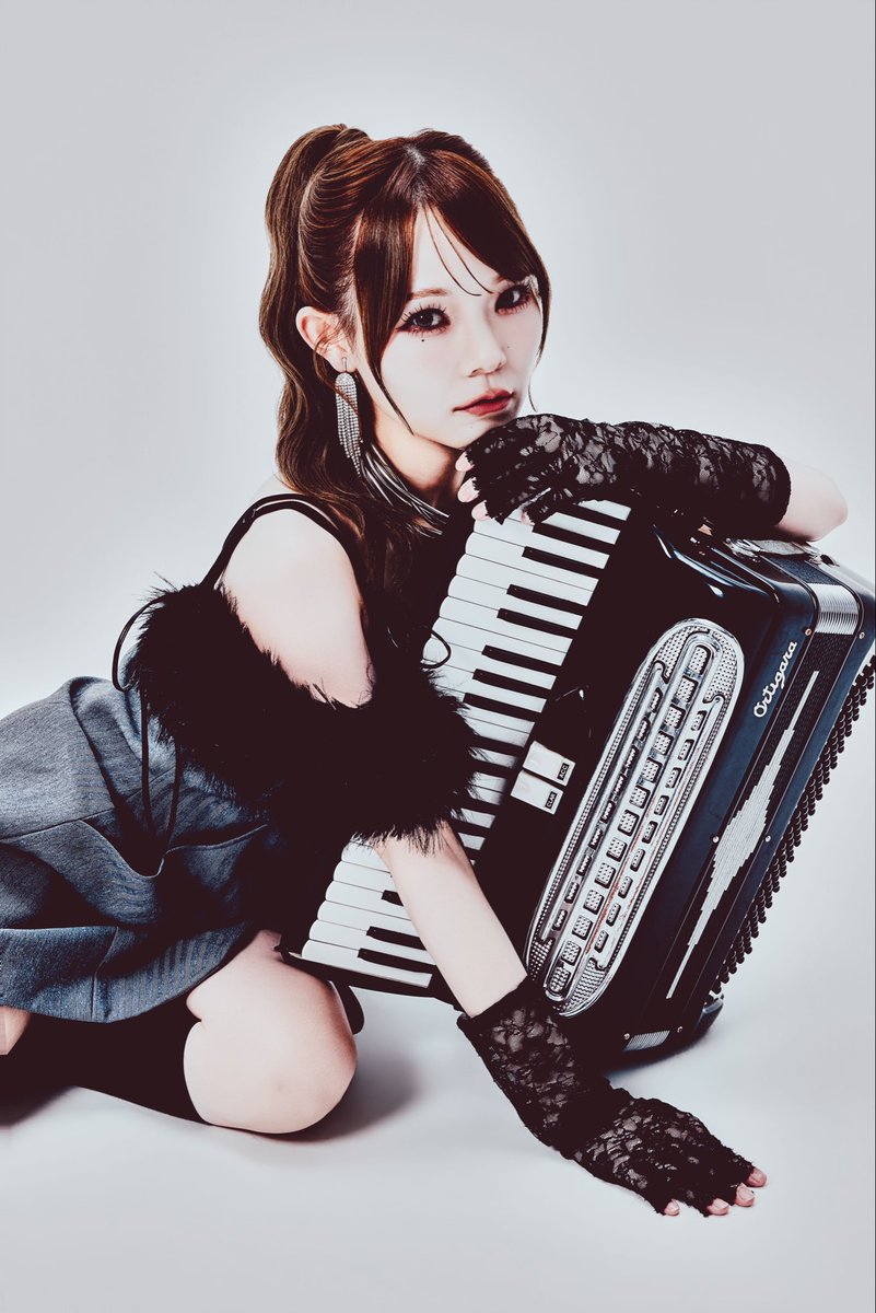 c_on_official's tweet photo. ［Radio］

ラジオ石巻
「らじいしワイド764水曜日
～水曜アイドル石巻～」

Vo愛佳 / Sax佳子 / Pf杏実
リモート出演決定🎉

日時｜10月7日(水)午前11時～

皆さん是非ご視聴ください🎧

▼ 詳細はコチラ
https://t.co/zRVrBgl5vx 
 
#CiON #シーオン #ブラドル
#水曜アイドル石巻 https://t.co/ee1E1G4J8Z