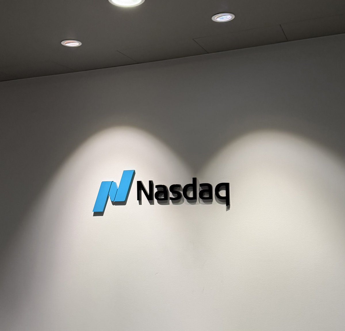 bt_chick's tweet photo. Last night at @Nasdaq Stockholm:

The question wasn't if Nordic investors want bitcoin exposure, but how. https://t.co/sIH8Ybz4gr