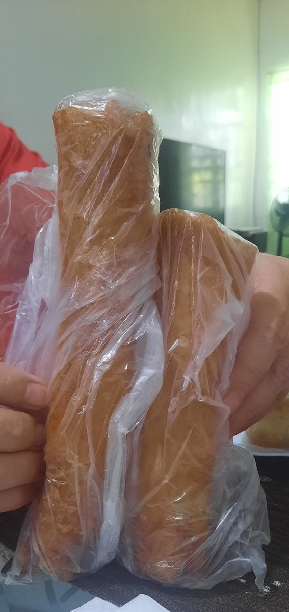 r13hie's tweet photo. SM turon, 1 price, different sizes. Ganun na lang ba? Lokohan na lang sa customers?
#smhypermarket #smsavemore
@smsupermalls https://t.co/q4wsn1ea7j