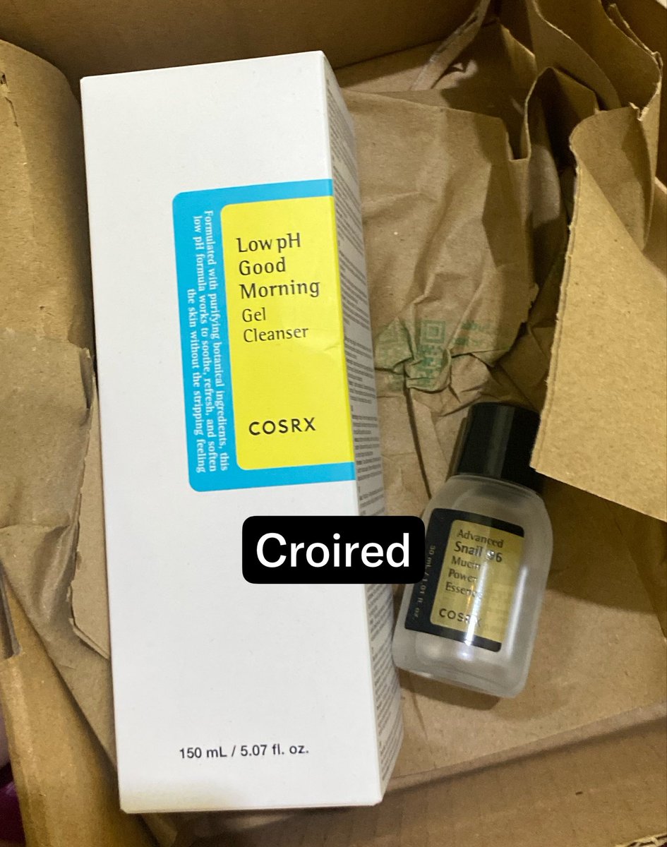 CroireD_id's tweet photo. Just restock 

COSRX Low pH Good Morning Gel Cleanser 150 ml  69k
COSRX Snail  Essence travel size 30 ml 38k https://t.co/x78TjbDlaq