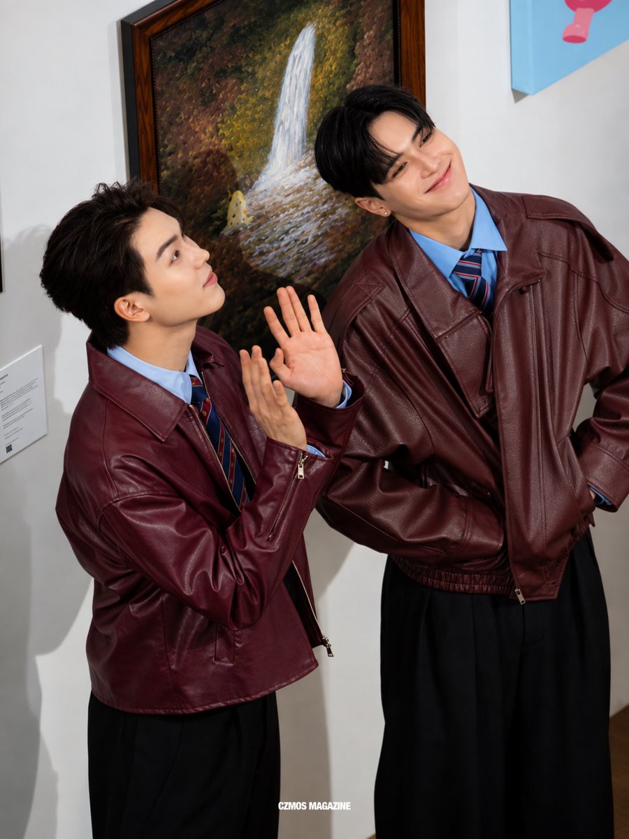 geosimeosiyeo's tweet photo. @Tesh0w_official and @PKrittanun_OFC at the opening of BAZAAR ART 2026 Presented by Central Embassy. #BAZAARArt #BAZAARArt2026 https://t.co/B2lDOXoiWs