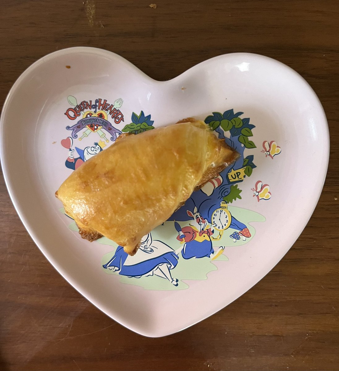 ICIKABACICA9's tweet photo. ライスペーパーでクロワッサン作ってみた🥐
本物とは違うけどモチモチしててこれはこれで美味かった😋 https://t.co/8TUsClpnpc