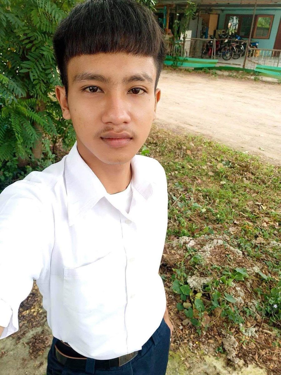 maxmumijohnz's tweet photo. ยอมรับว่าเล็กครับน้อง แต่ว่าท้องนะครับ😂 https://t.co/euJYT262g0