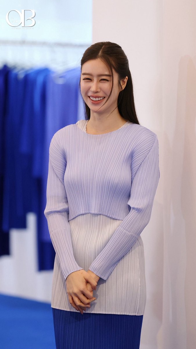 oombamfanbaseTH's tweet photo. แบมมคนสวยยยย💕
BAM AT PLEATS PLEASE ISSEY MIYAKE AZURE COLORS
#PleatsPleaseIsseyMiyakexBam
#EverydaywithPLP
#Bamsaralee #แบมสราลี https://t.co/yr5ED9Ogxi