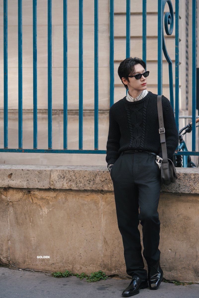 misskloss_1001's tweet photo. TEN turns a Paris street into his own fashion set.

TEN AT SAINT LAURENT SUMMER27 
#TENforYSLPFW27 #SaintLaurentxTEN https://t.co/UaiU3CncJs