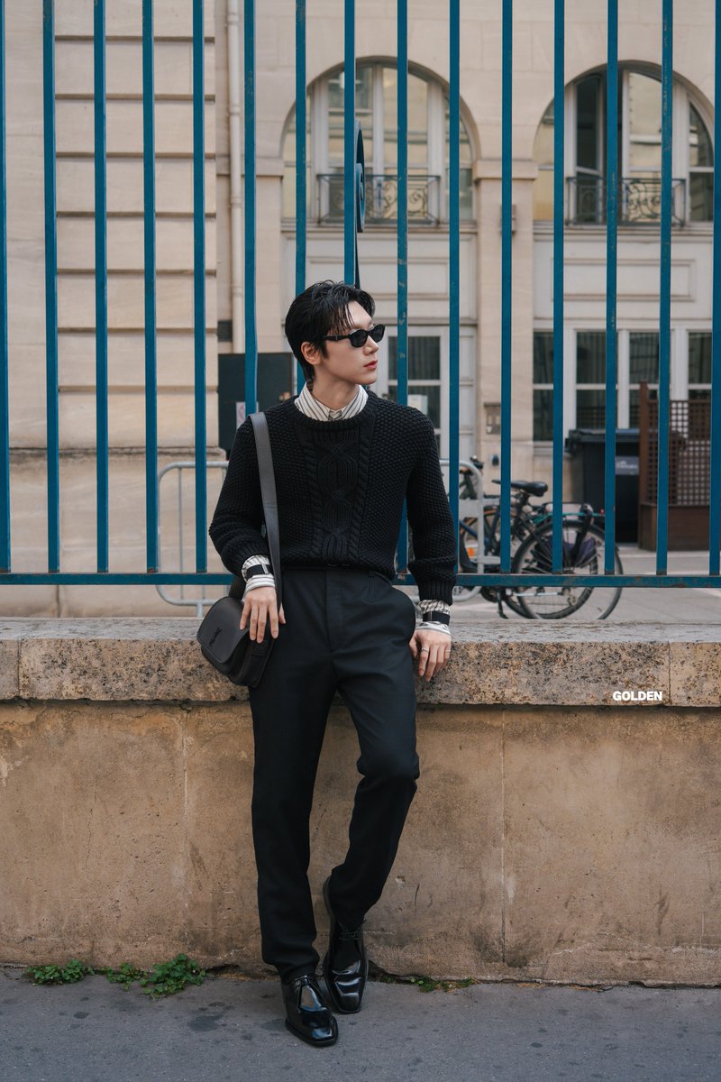 misskloss_1001's tweet photo. TEN turns a Paris street into his own fashion set.

TEN AT SAINT LAURENT SUMMER27 
#TENforYSLPFW27 #SaintLaurentxTEN https://t.co/UaiU3CncJs