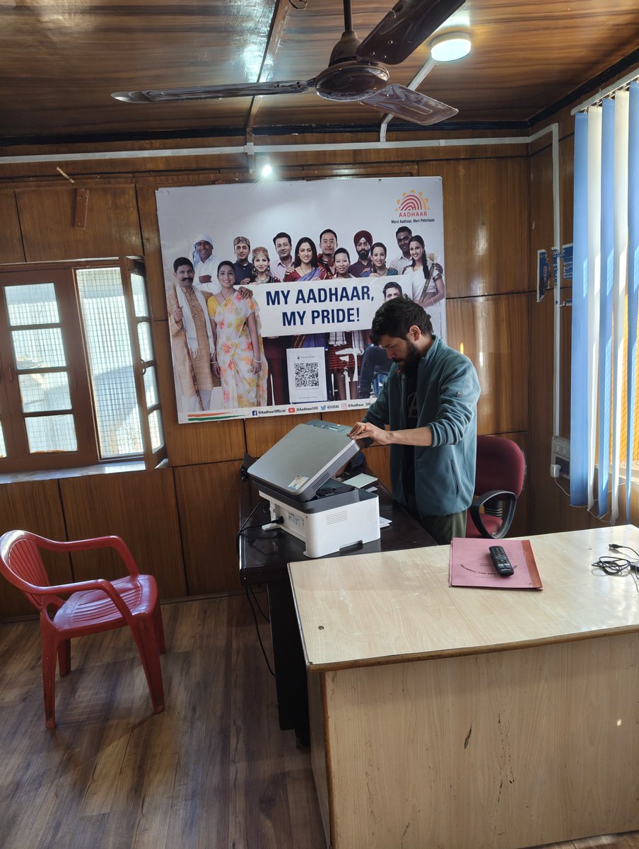 CSCJK's tweet photo. Swachhata Hi Seva 2026 | Seva Se Swachhta Tak 🇮🇳

The Aadhaar Seva Kendra, Kargil, Ladakh UT is taking part in the Swachhata Hi Seva movement, turning service into action and encouraging citizens to keep their surroundings clean.

#SwachhCSCSwachhBharat
#SwachhtaHiSeva2026 https://t.co/4tYvLBGrtk